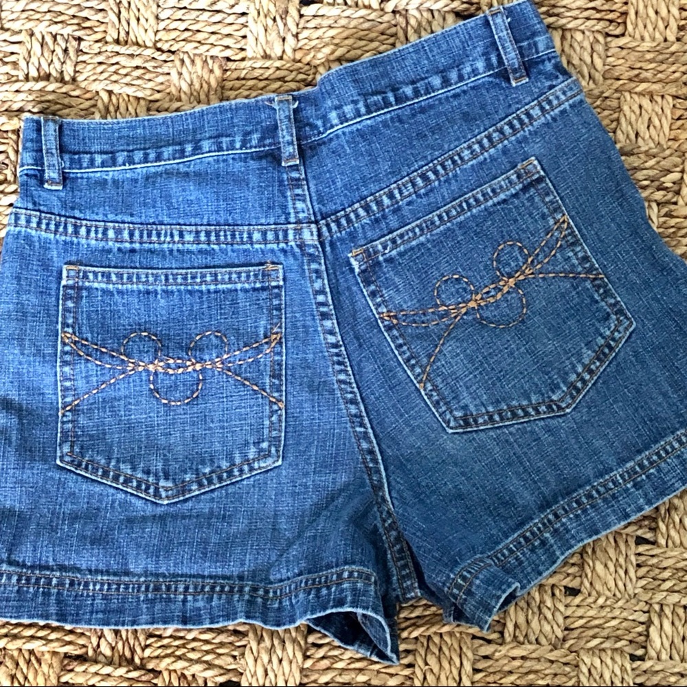 Disney Vintage High Waisted Denim Mom Shorts Mouse Head Embroidered Pockets Sz 4